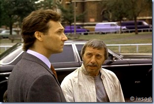 SCARECROW_MRS_KING_SEASON2_D1-02(1).avi_000893693