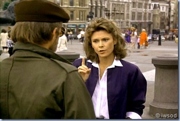 SCARECROW_MRS_KING_SEASON2_D1-02(1).avi_001006806