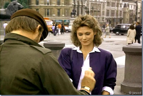 SCARECROW_MRS_KING_SEASON2_D1-02(1).avi_001051851