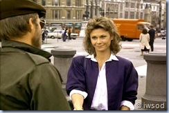 SCARECROW_MRS_KING_SEASON2_D1-02(1).avi_001054854