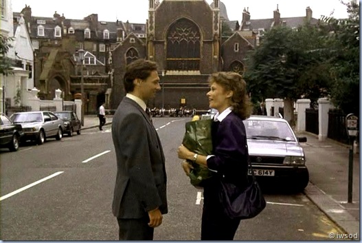 SCARECROW_MRS_KING_SEASON2_D1-02(1).avi_001096896