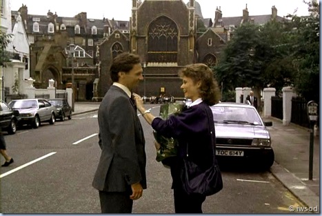 SCARECROW_MRS_KING_SEASON2_D1-02(1).avi_001104904