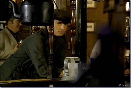 SCARECROW_MRS_KING_SEASON2_D1-02(1).avi_001194994