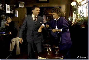 SCARECROW_MRS_KING_SEASON2_D1-02(1).avi_001250050