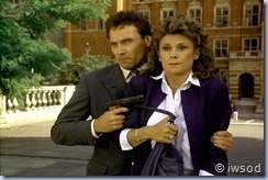 SCARECROW_MRS_KING_SEASON2_D1-02(1).avi_001368168