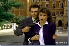 SCARECROW_MRS_KING_SEASON2_D1-02(1).avi_001406740