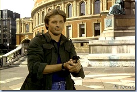 SCARECROW_MRS_KING_SEASON2_D1-02(1).avi_001418752