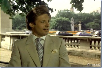 SCARECROW_MRS_KING_SEASON2_D1-02(1).avi_002785018