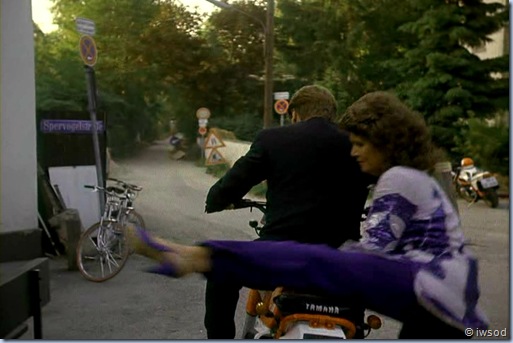 2.02 TIMES THEY ARE A CHANGIN.avi_002568635