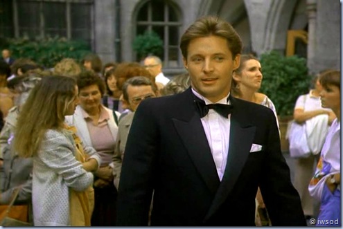 2.02 TIMES THEY ARE A CHANGIN.avi_002692325