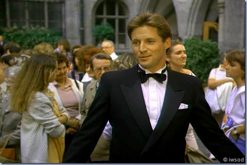 2.02 TIMES THEY ARE A CHANGIN.avi_002693326