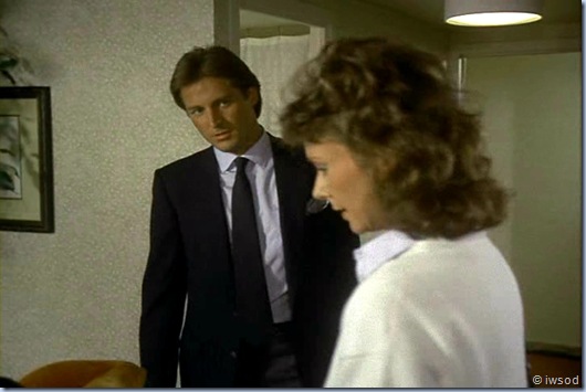 2.03 DOUBLE AGENT.avi_000749683