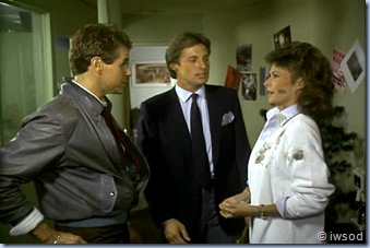 2.03 DOUBLE AGENT.avi_001096529