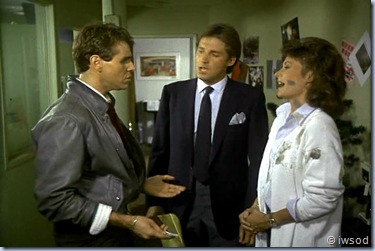 2.03 DOUBLE AGENT.avi_001104037