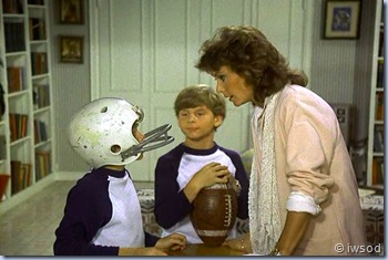 2.06 BRUNETTES ARE IN.avi_000828228