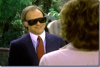 2.06 BRUNETTES ARE IN.avi_000906373