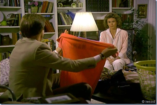 2.06 BRUNETTES ARE IN.avi_001087053