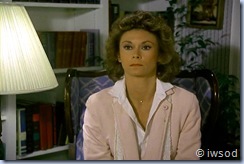 2.06 BRUNETTES ARE IN.avi_001119085