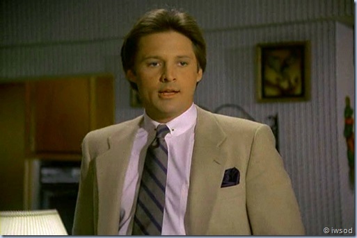 2.06 BRUNETTES ARE IN.avi_001145245