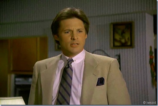 2.06 BRUNETTES ARE IN.avi_001147914