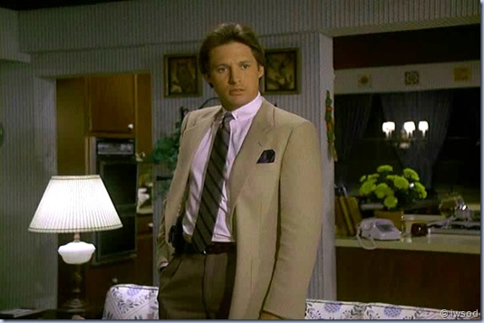 2.06 BRUNETTES ARE IN.avi_001201735