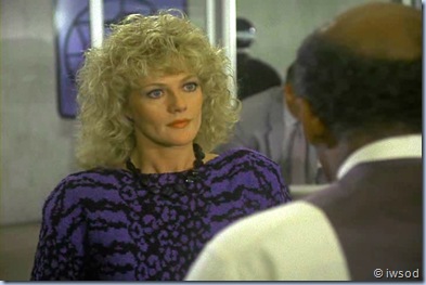 2.06 BRUNETTES ARE IN.avi_002157057