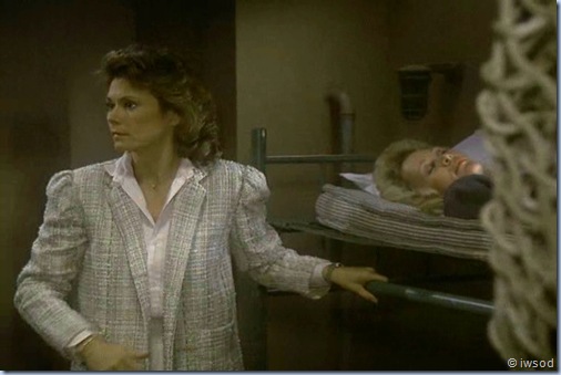 2.06 BRUNETTES ARE IN.avi_002445845