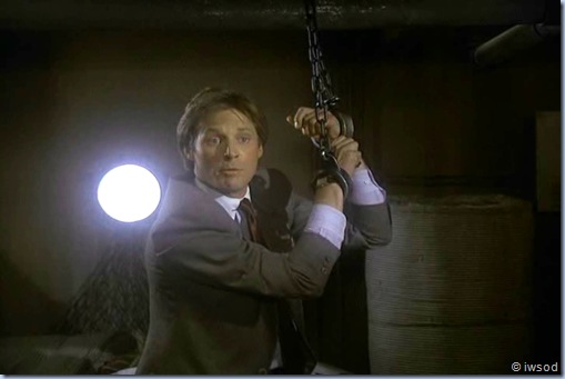 2.06 BRUNETTES ARE IN.avi_002447347