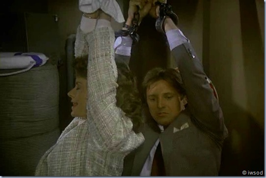 2.06 BRUNETTES ARE IN.avi_002501134