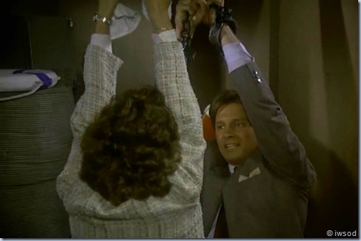 2.06 BRUNETTES ARE IN.avi_002507574