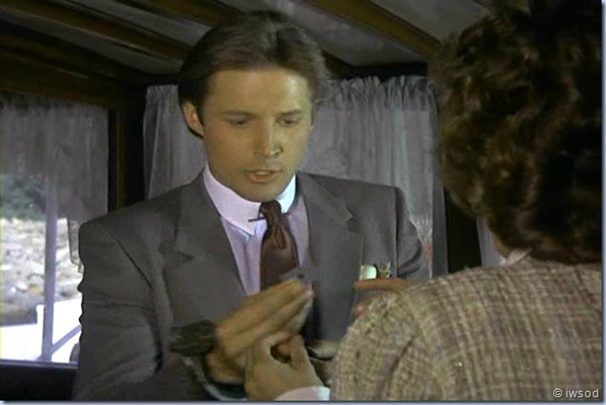 2.06 BRUNETTES ARE IN.avi_002553553