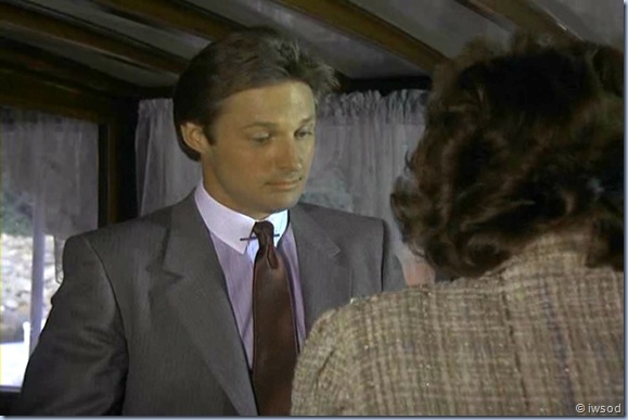 2.06 BRUNETTES ARE IN.avi_002561895