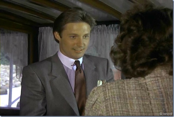 2.06 BRUNETTES ARE IN.avi_002563229