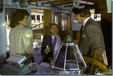 2.06 BRUNETTES ARE IN.avi_002681314