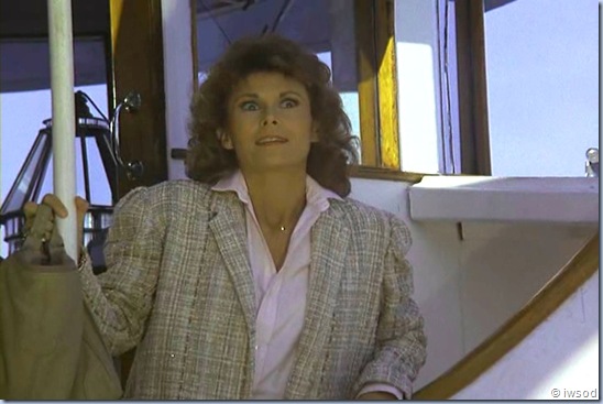 2.06 BRUNETTES ARE IN.avi_002710110