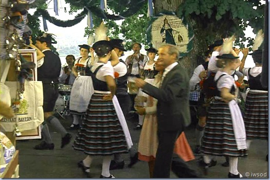 2.07 OUR MAN IN TEGERNSEE.avi_002539639