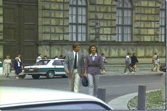 2.07 OUR MAN IN TEGERNSEE.avi_002695795