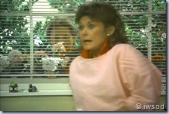 2.10 PLAYING POSSUM.avi_000339973