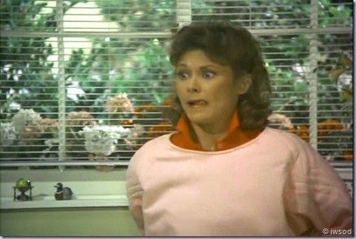 2.10 PLAYING POSSUM.avi_000340340