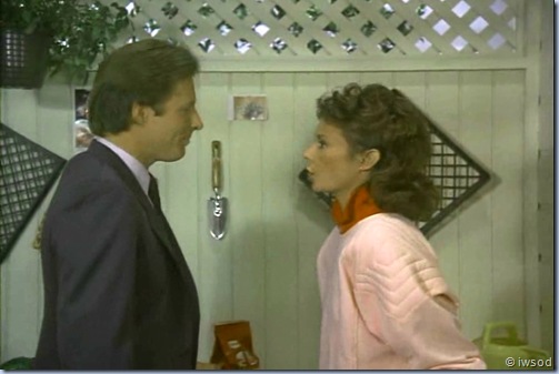 2.10 PLAYING POSSUM.avi_000366366