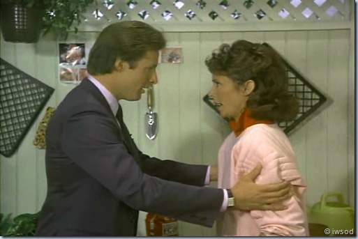 2.10 PLAYING POSSUM.avi_000394394