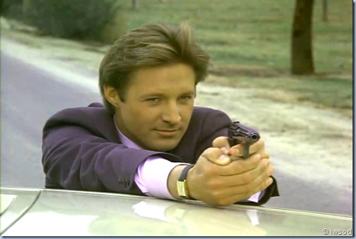 2.10 PLAYING POSSUM.avi_000737370