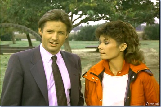 2.10 PLAYING POSSUM.avi_000876876