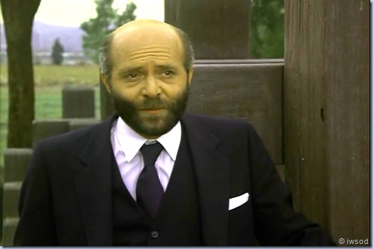 2.10 PLAYING POSSUM.avi_000880880