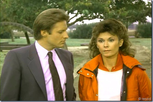 2.10 PLAYING POSSUM.avi_000887220