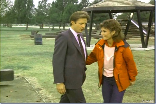 2.10 PLAYING POSSUM.avi_000898565