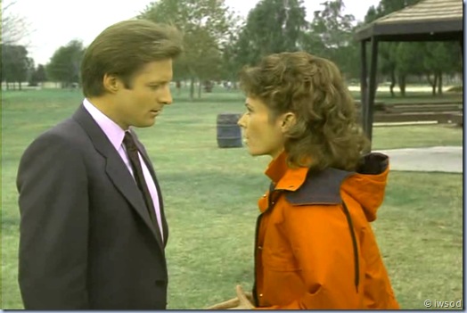 2.10 PLAYING POSSUM.avi_000903570