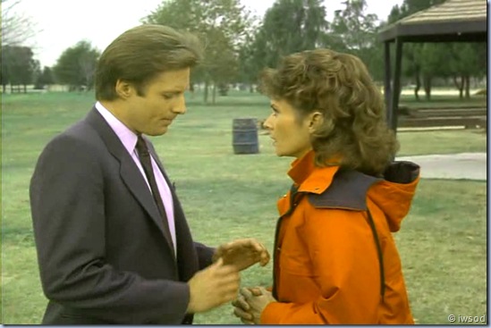 2.10 PLAYING POSSUM.avi_000911644