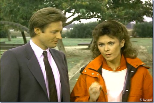 2.10 PLAYING POSSUM.avi_000929896