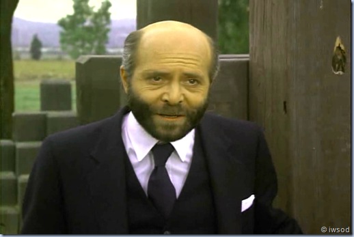 2.10 PLAYING POSSUM.avi_000937937